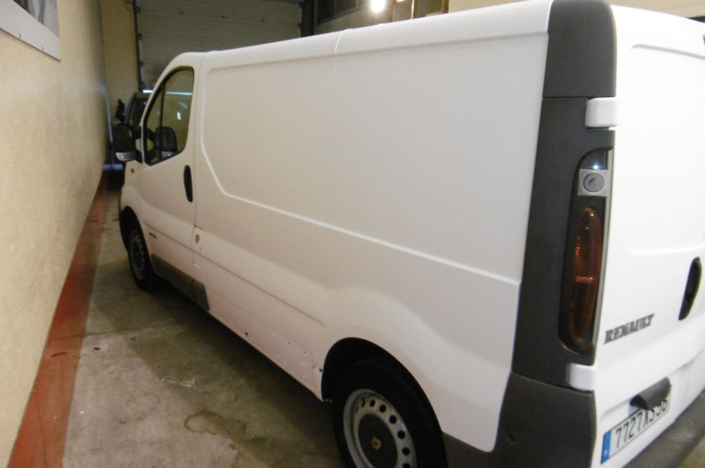 Utilitaires RENAULT TRAFIC II 1.9 DCI 80 CH L1H1 1000KG