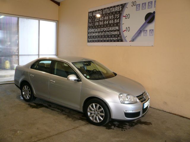 JETTA 1.6 FSI CONFORT