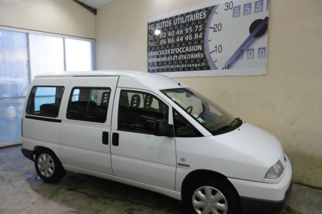JUMPY MINI BUS 9 PLACES