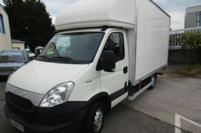 35S 13V CAISSE HAYON EMPT 3750