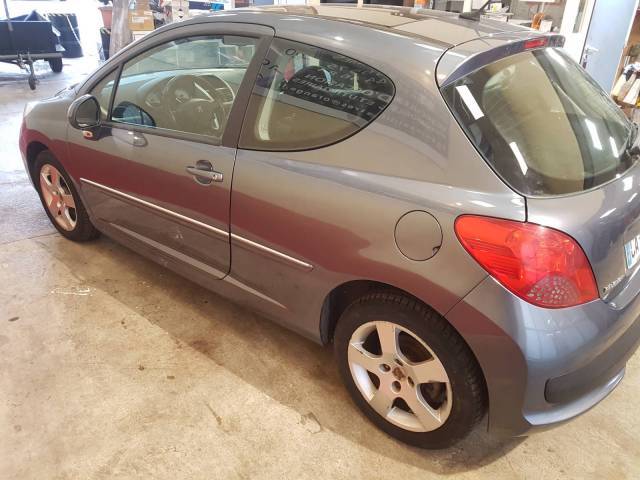 PEUGEOT
