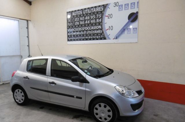 CLIO III 1.5 DCI AUTHENTIQUE 