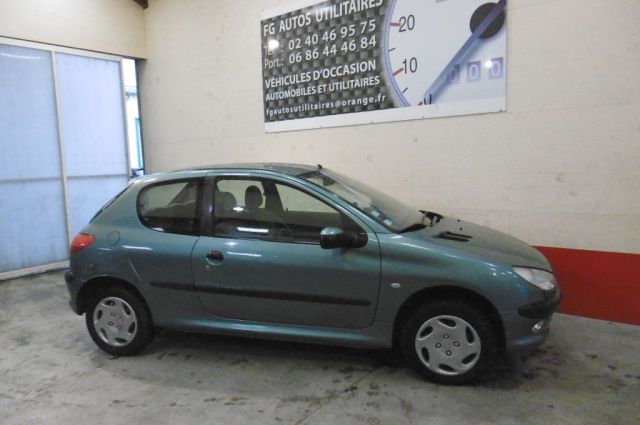 206 1.6 16 V 3 PORTES XT PREMIUM