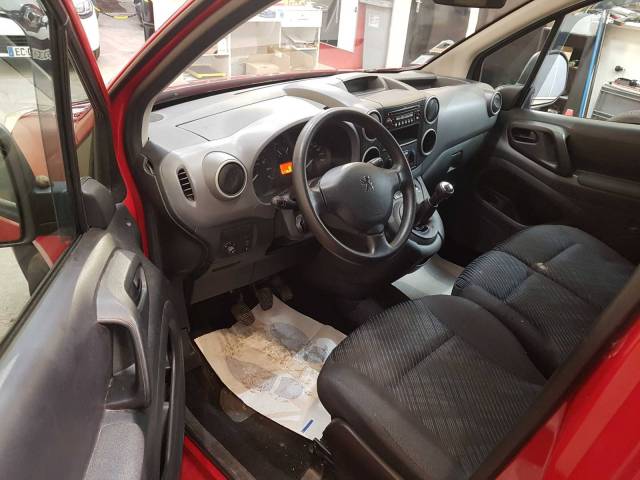 PEUGEOT