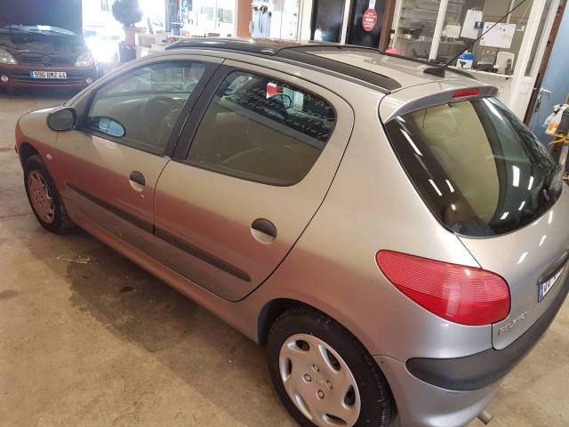PEUGEOT