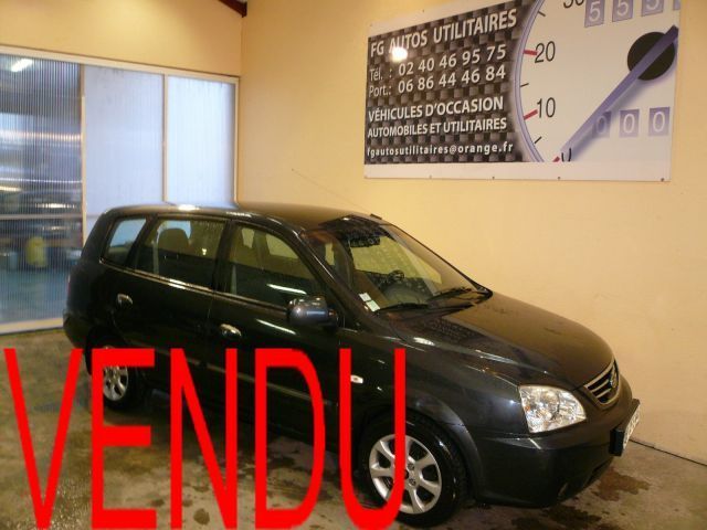 CARENS 2L CRDI 6 PLACES